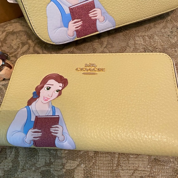 Coach Disney Belle Wallet, Hang Tag NEW - Picture 5 of 6